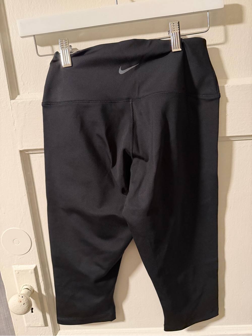 Nike Black Women’s Dri-Fit High Waisted Capri Leggings Sz M Run Sporting Casual - Picture 3 of 10